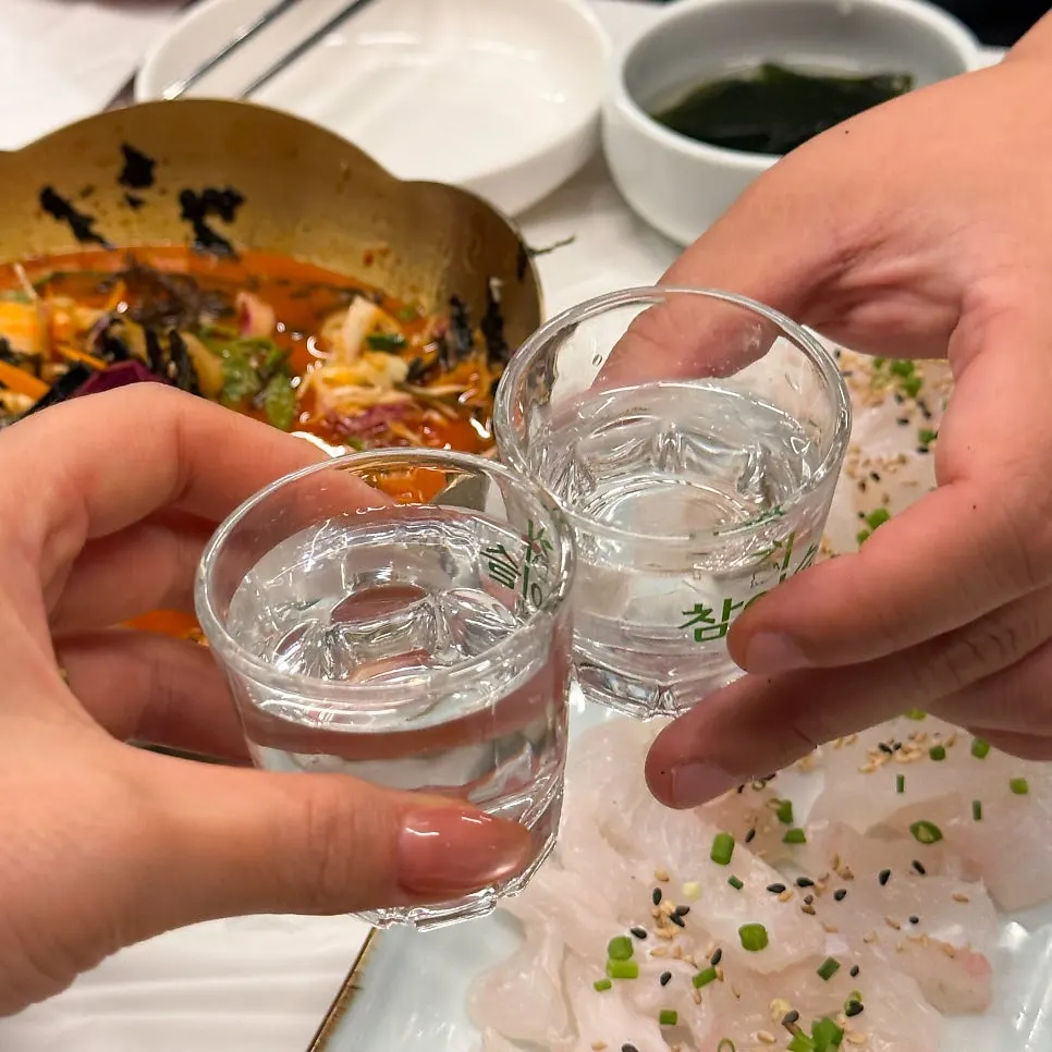 Thick-cut live fish sashimi