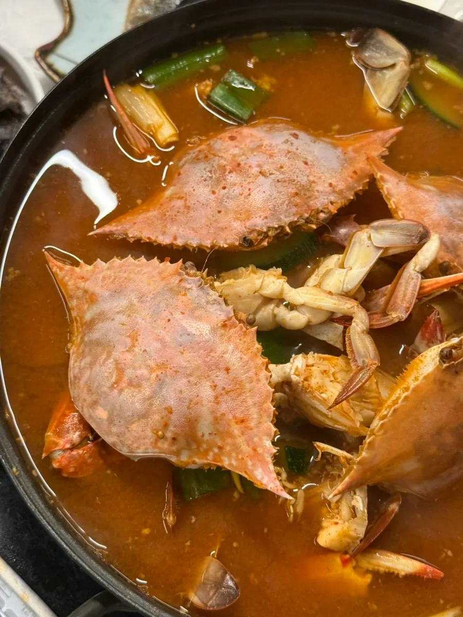 꽃게 세 마리가 든 꽃게탕