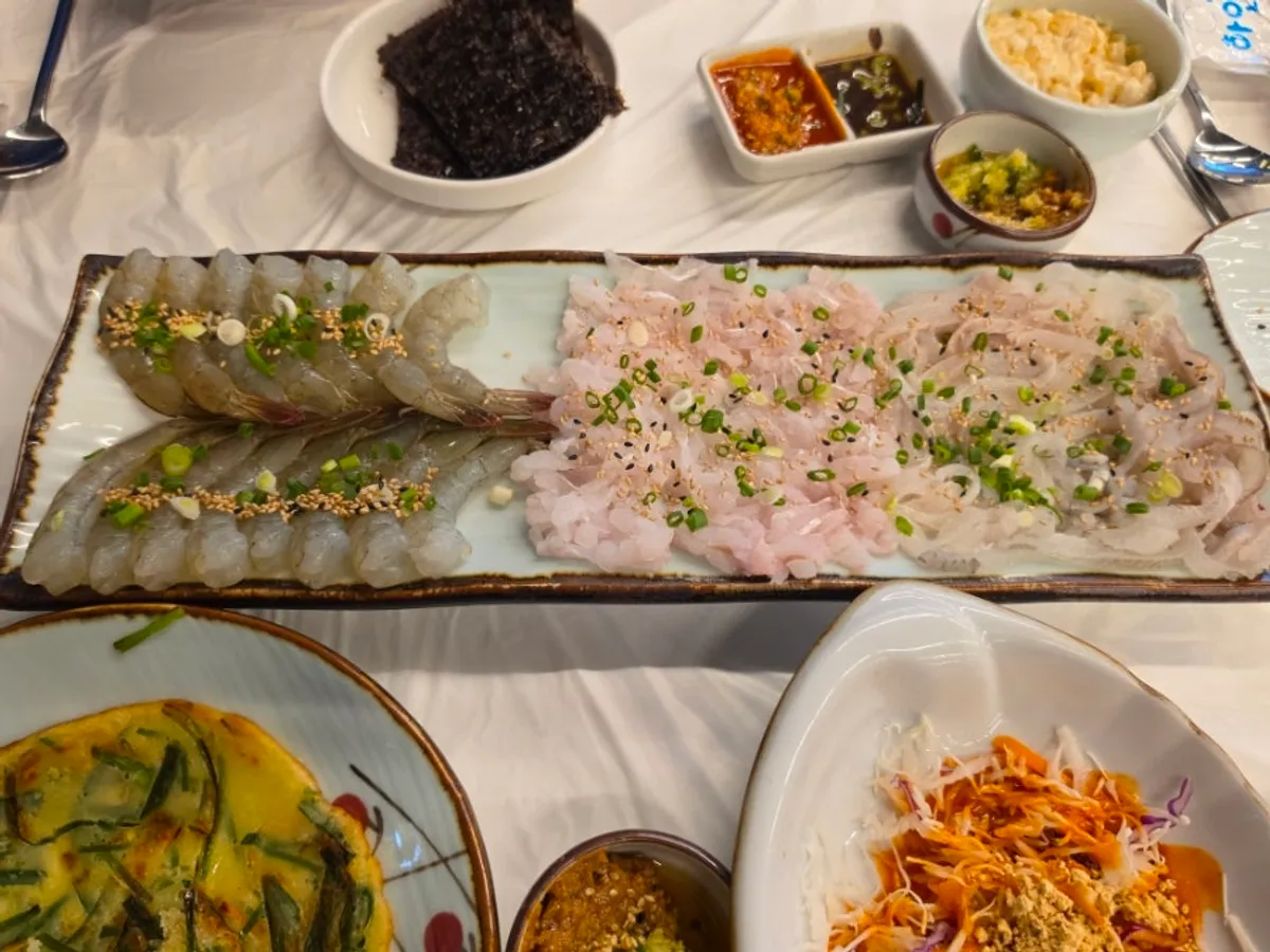 황금회포차 생새우회 접시