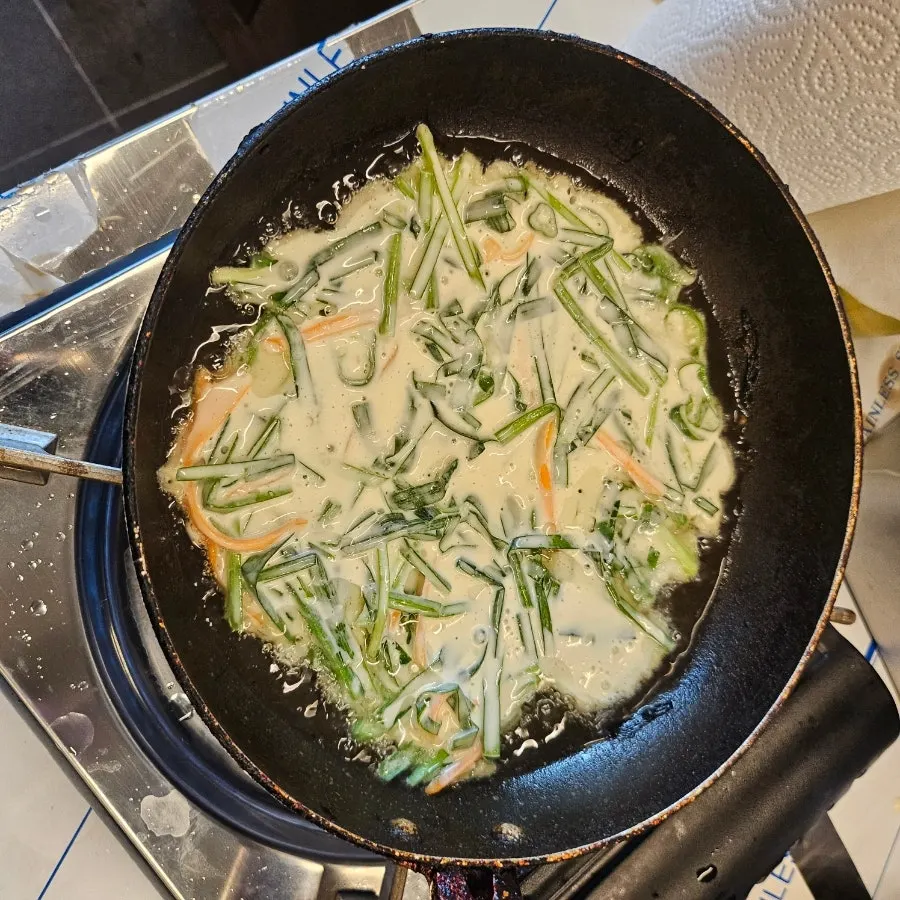 Grilled herring and seaweed soup among the basic side dishes