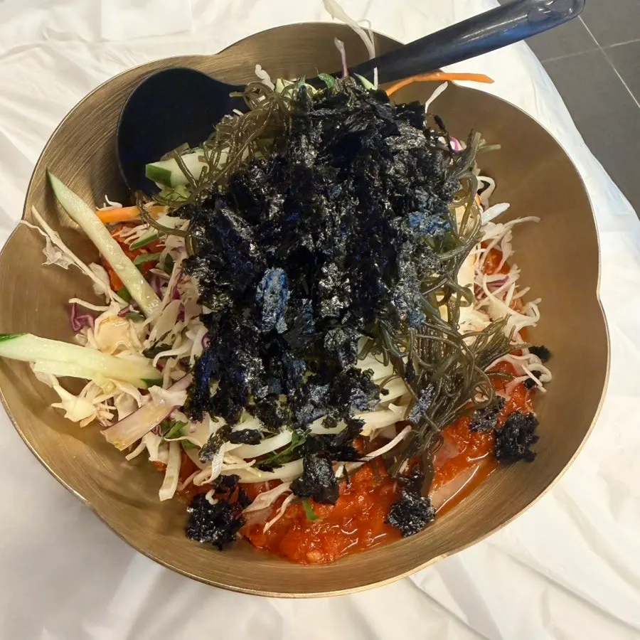 Mul-hoe and mak-hoe served as side dishes