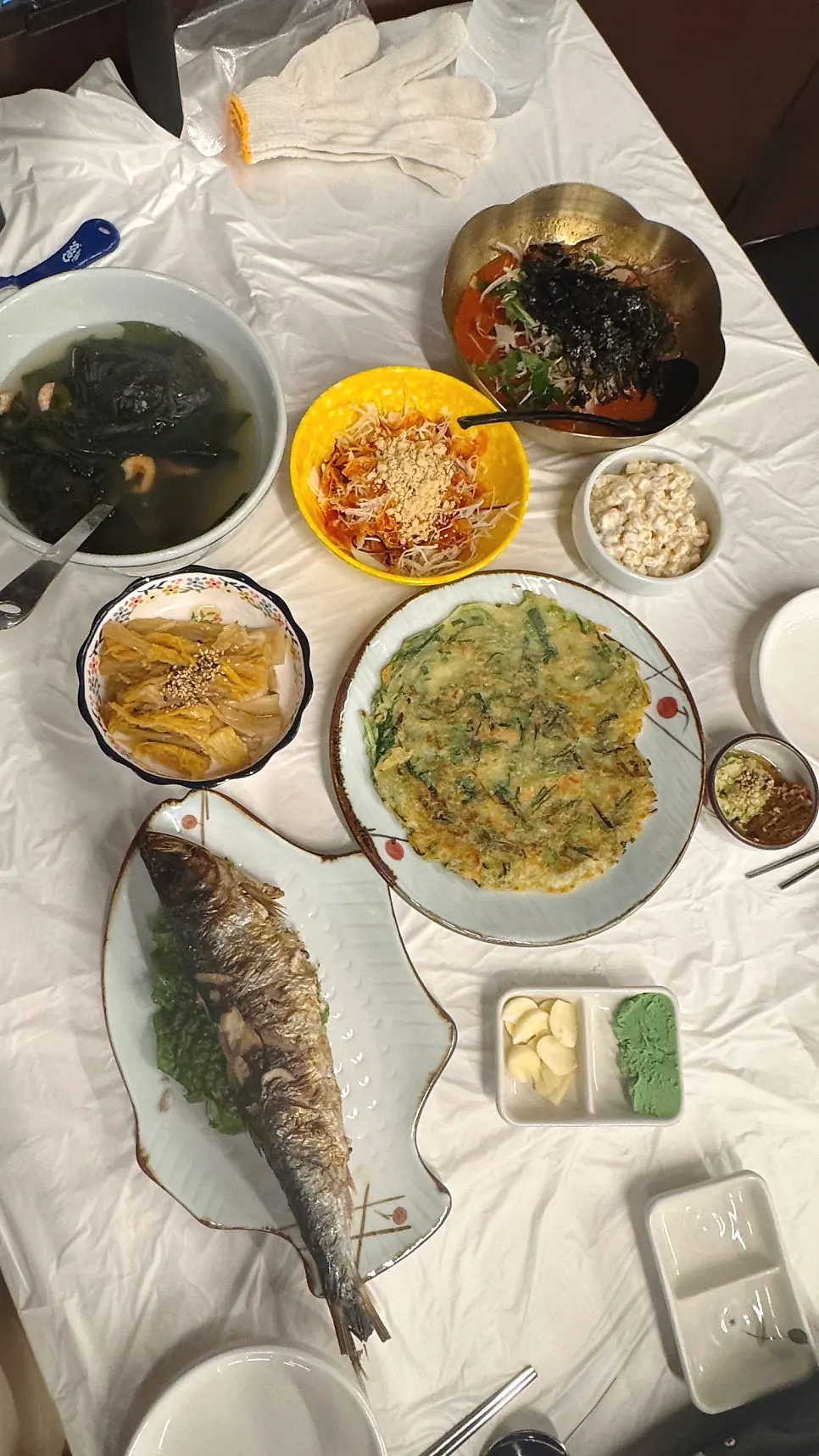 Mulhoe served as a broth without raw fish