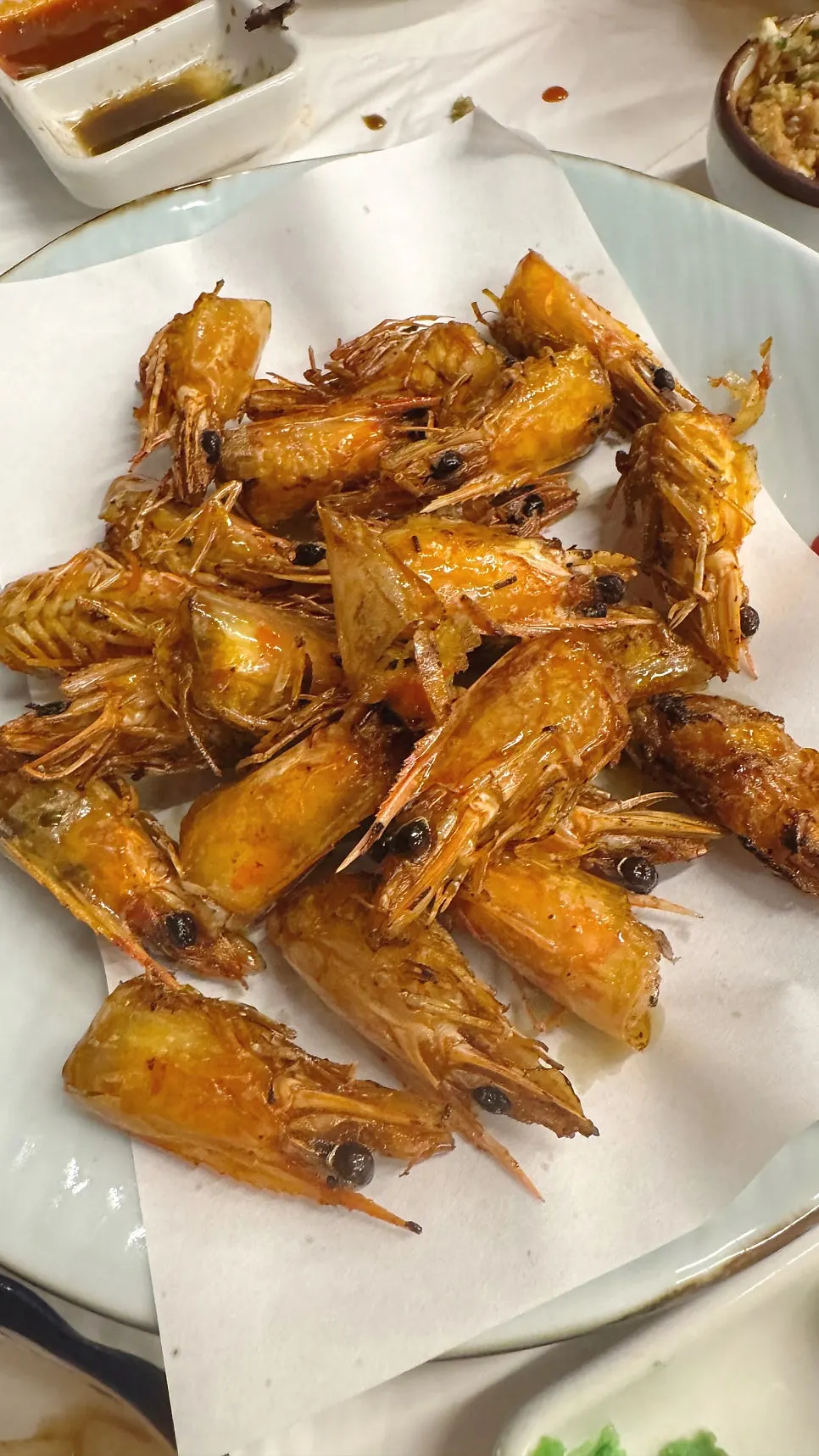 Finished butter-grilled shrimp heads