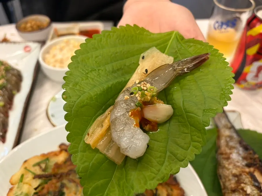 통통한 왕새우 소금구이 클로즈업
