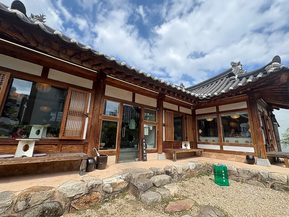 Hoyang Horim's hanok building with tiled roof and wood elements