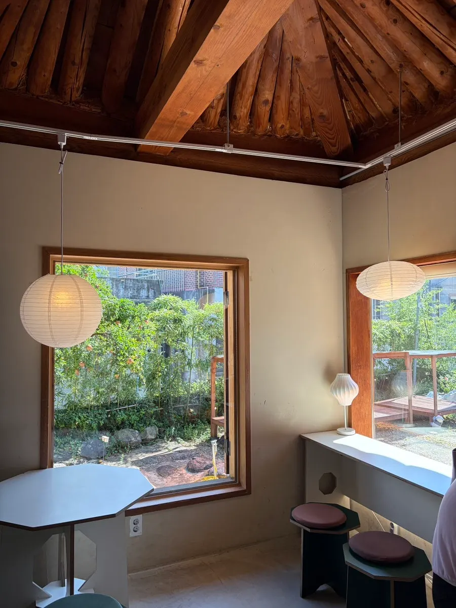 Hanok interior seating area at Hoyang Horim