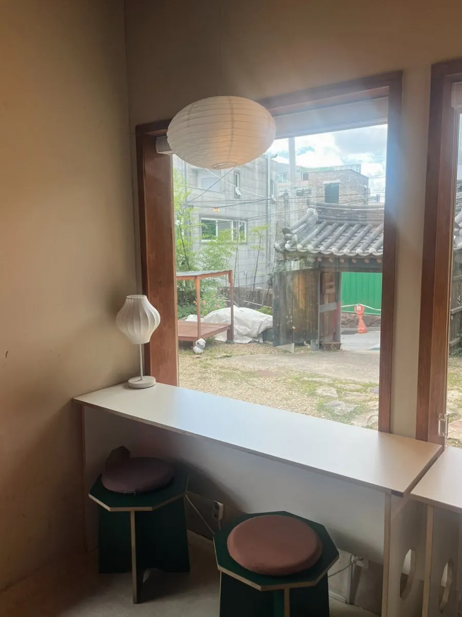 Table seating inside Hoyang Horim