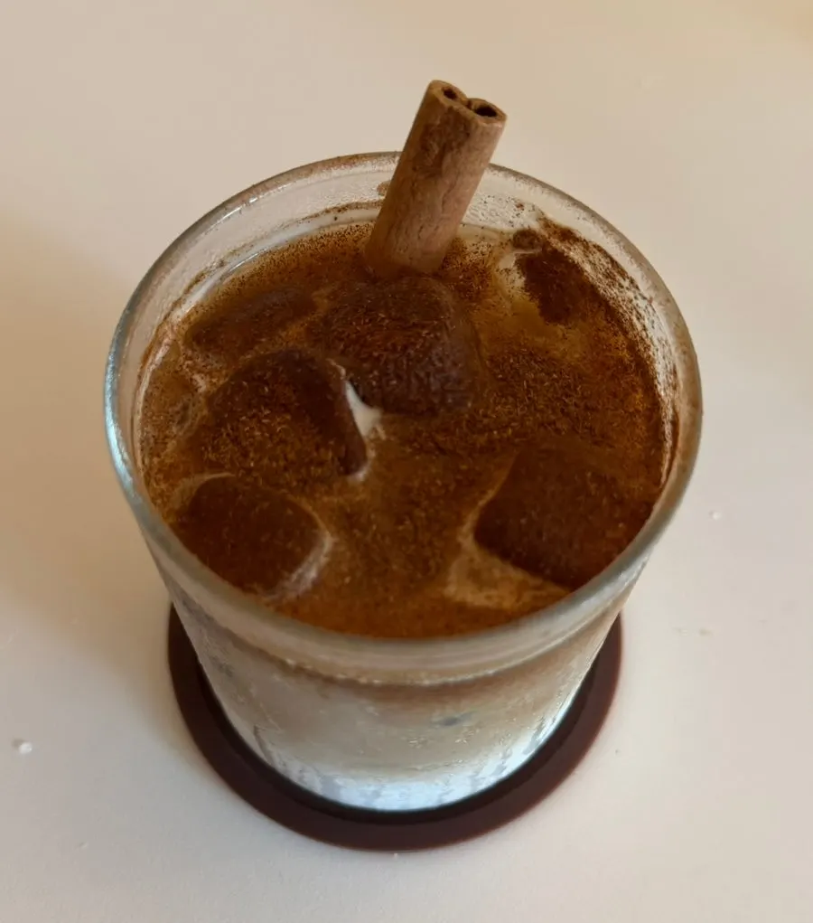 Ang-butter gaeseongjuak and coffee