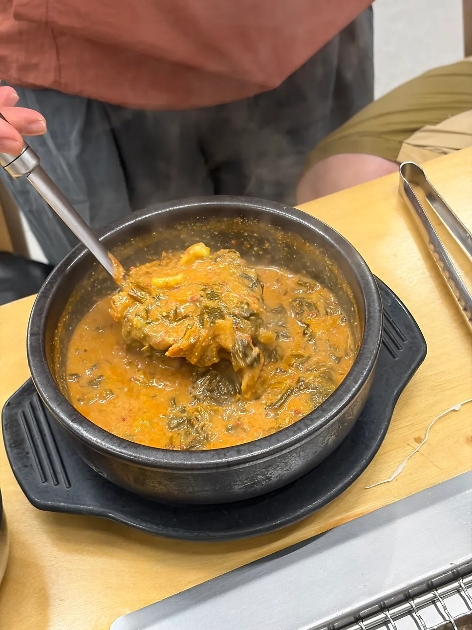 The savory broth of the eel soup