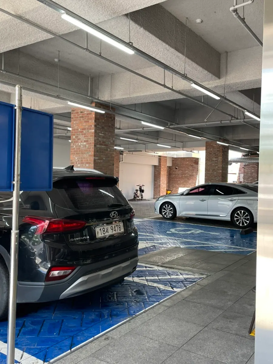 Deokeun Jangeo parking lot with space for 80 cars