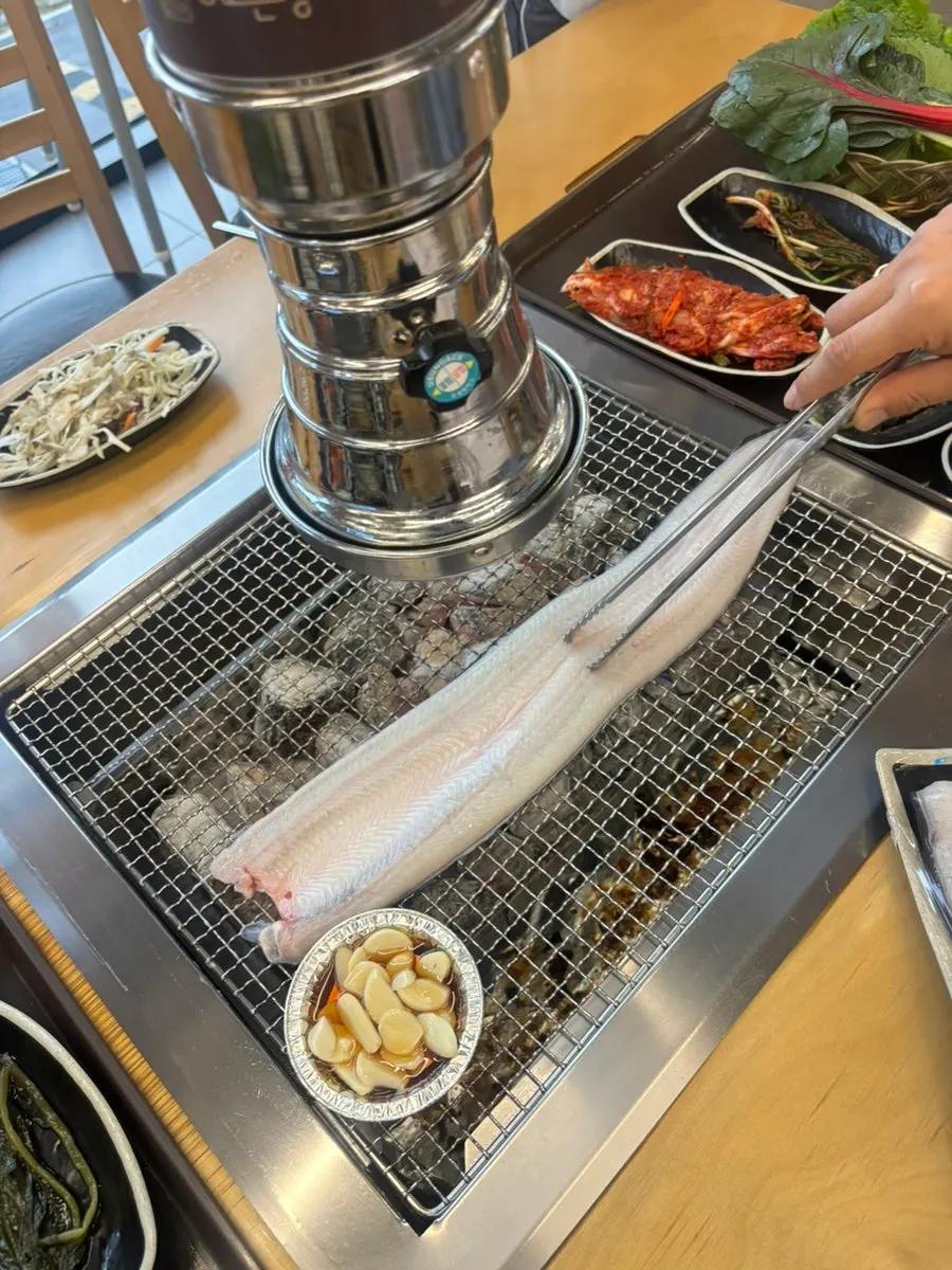 가족 식사용 장어