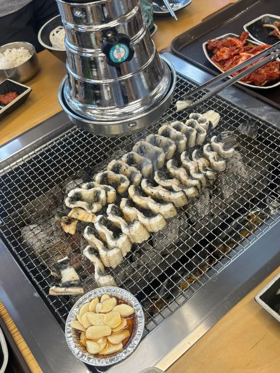 야채와 과일이 있는 셀프바