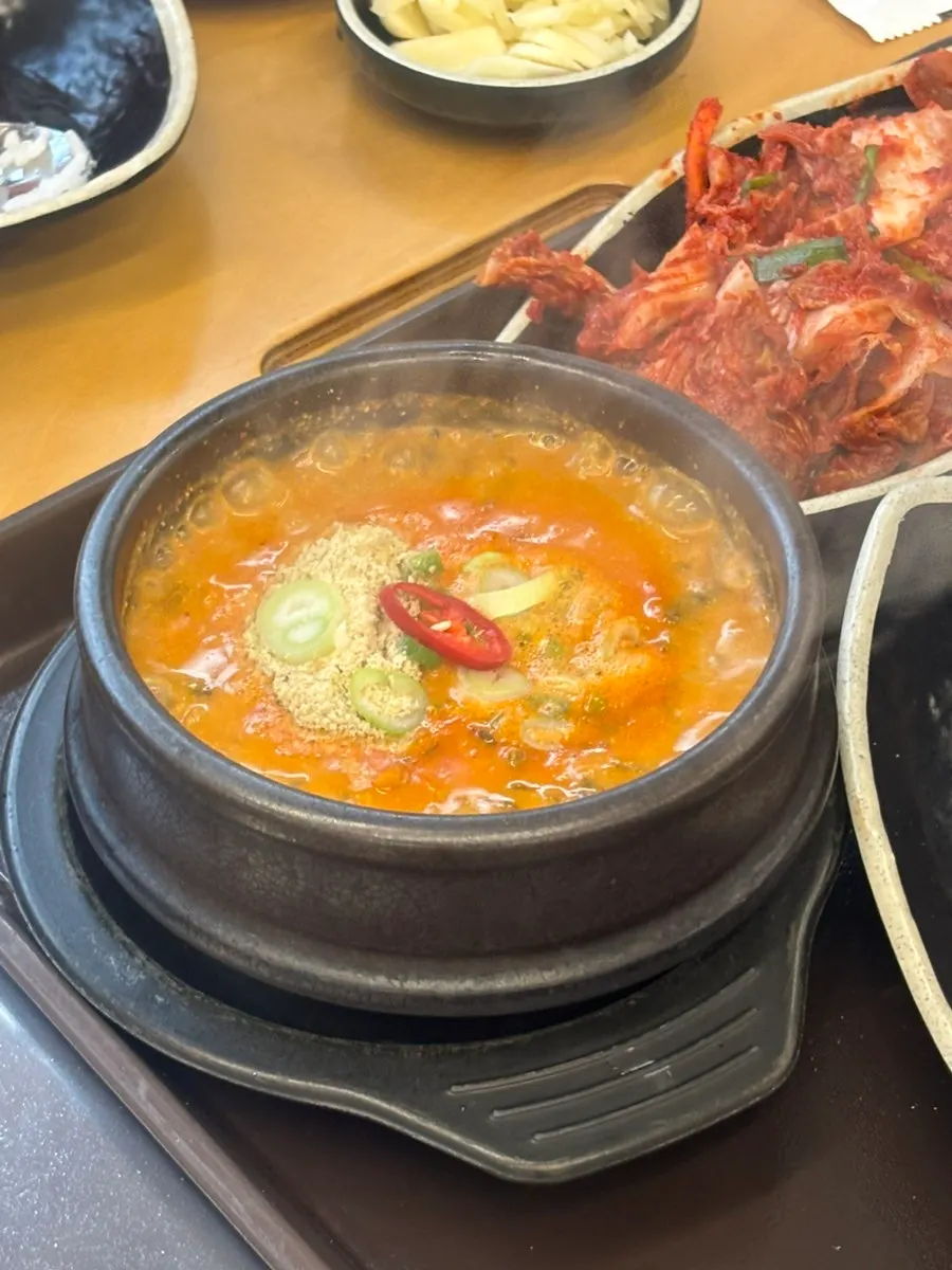 야채쌈으로 먹는 장어