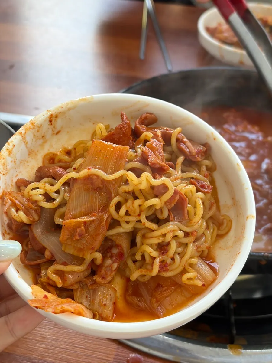 사리를 추가해 끓인 곱창전골