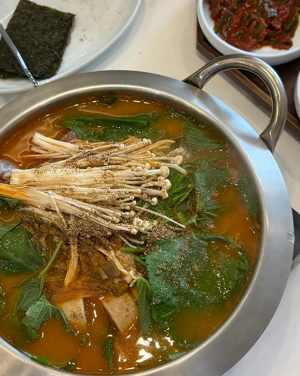 Photo related to Gujeon Gukbap Yongbong Main Branch