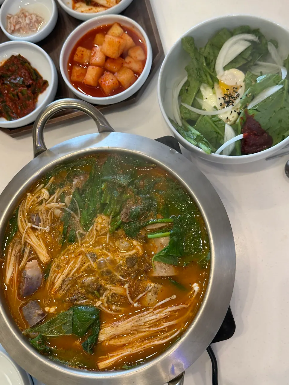 Spicy and savory hot-pot broth
