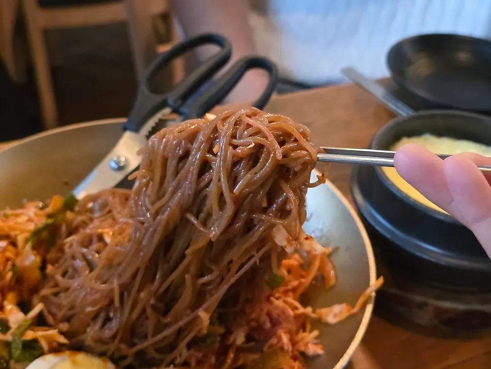 쌈야채에 싸 먹는 참숯구이족발