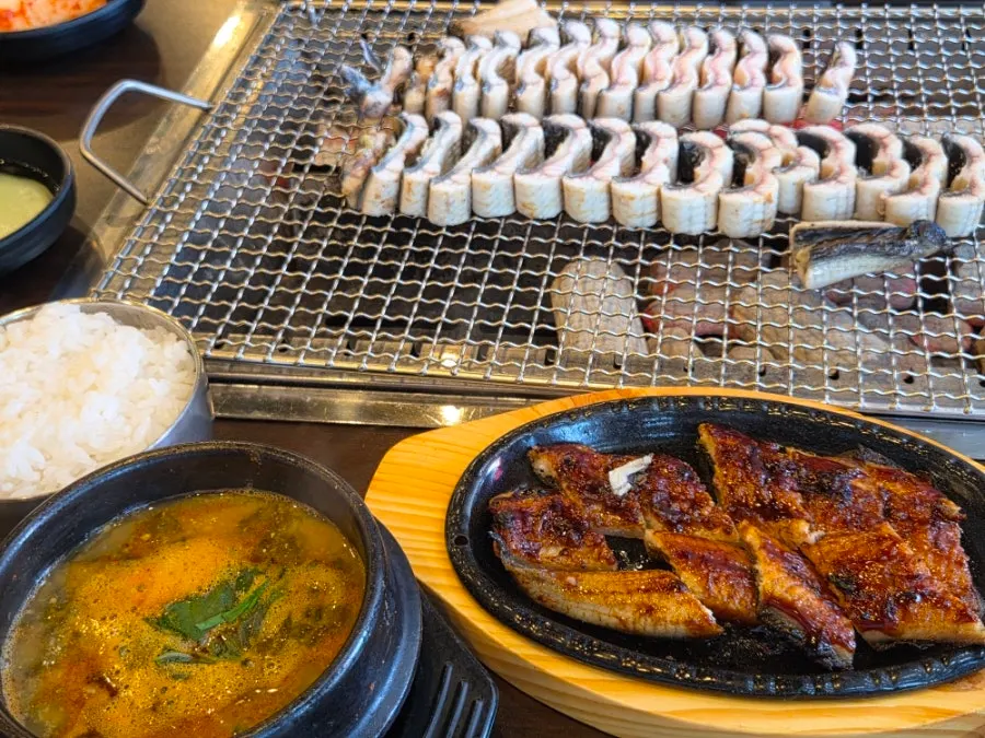 장어정식 양념장어구이 구성