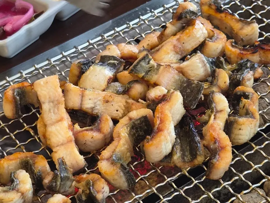 노릇하게 구운 담백한 장어