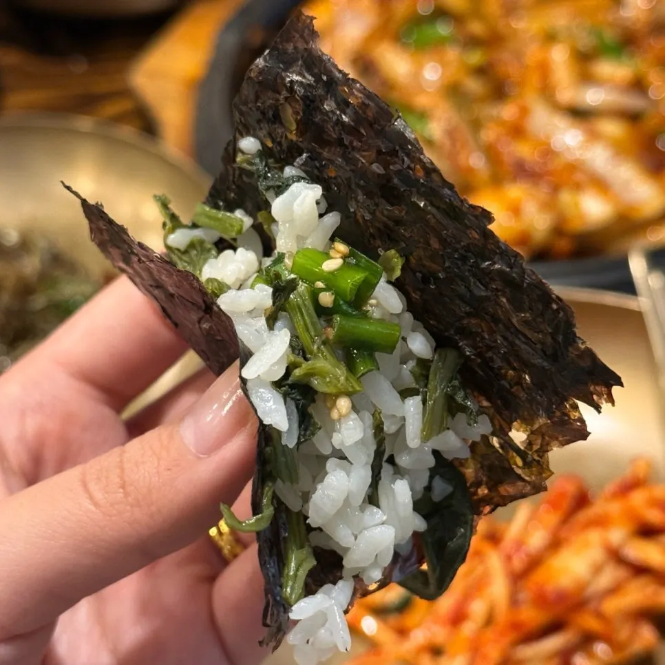 コンドゥレご飯と香ばし海苔の組み合わせ