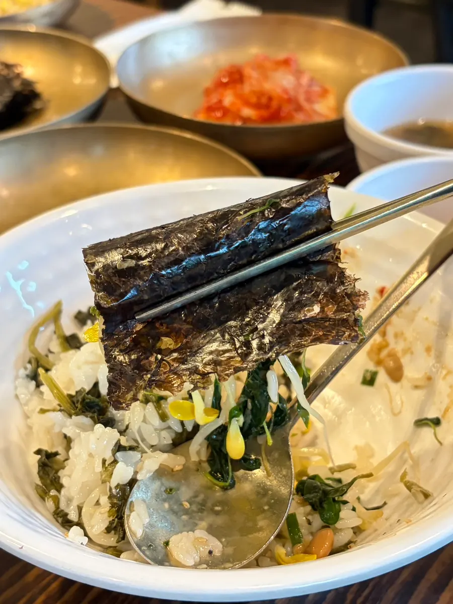 一碟辣炒猪肉