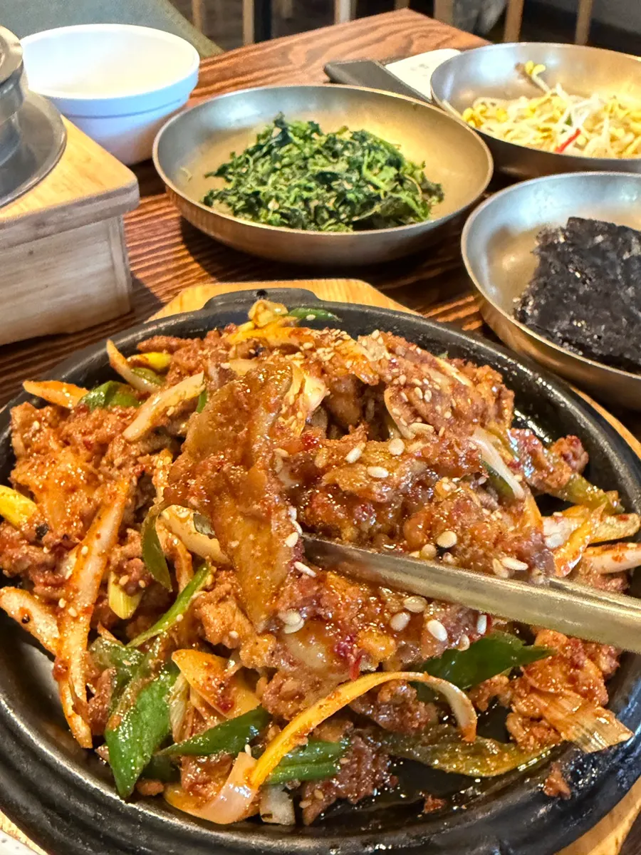 分量充足的辣炒猪肉