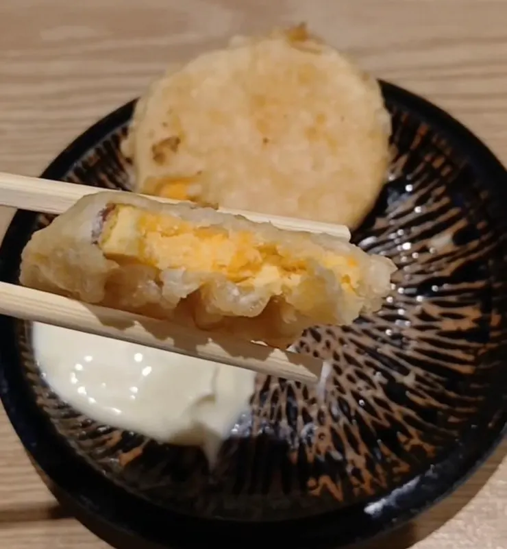 Crisp pre-meal sweet-potato tempura service
