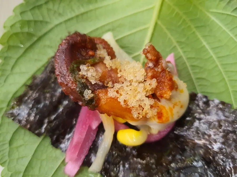 Jjukkumi a la plancha envuelto para comer