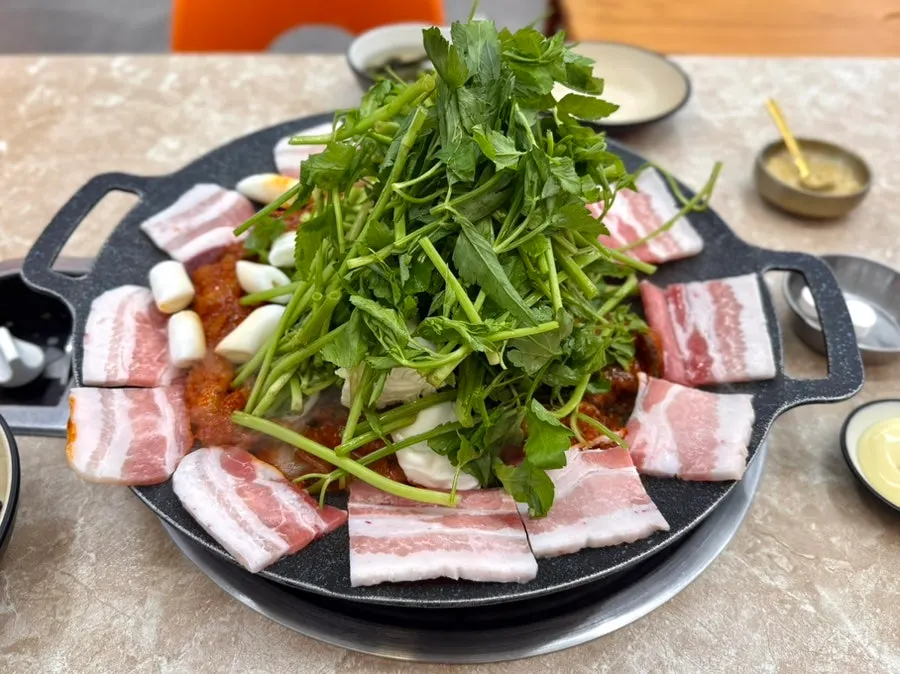 Salad dengan saus wijen