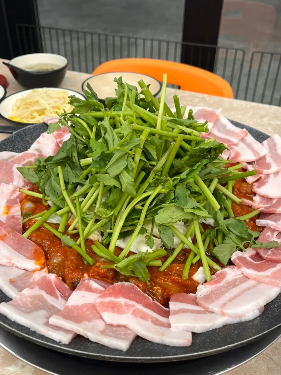 덜 매운맛 양념의 철판 쭈꾸미