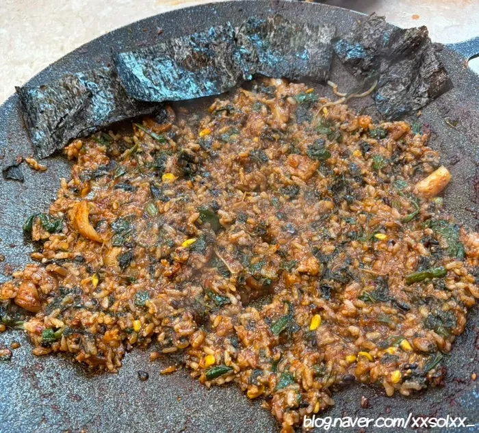 Plump hot-plate jjukkumi at medium spice level