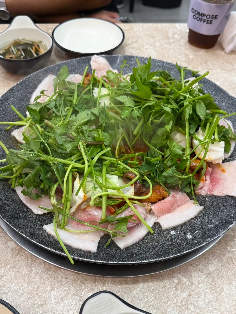 Hotplate jjukkumi and black pork belly cooked to perfection
