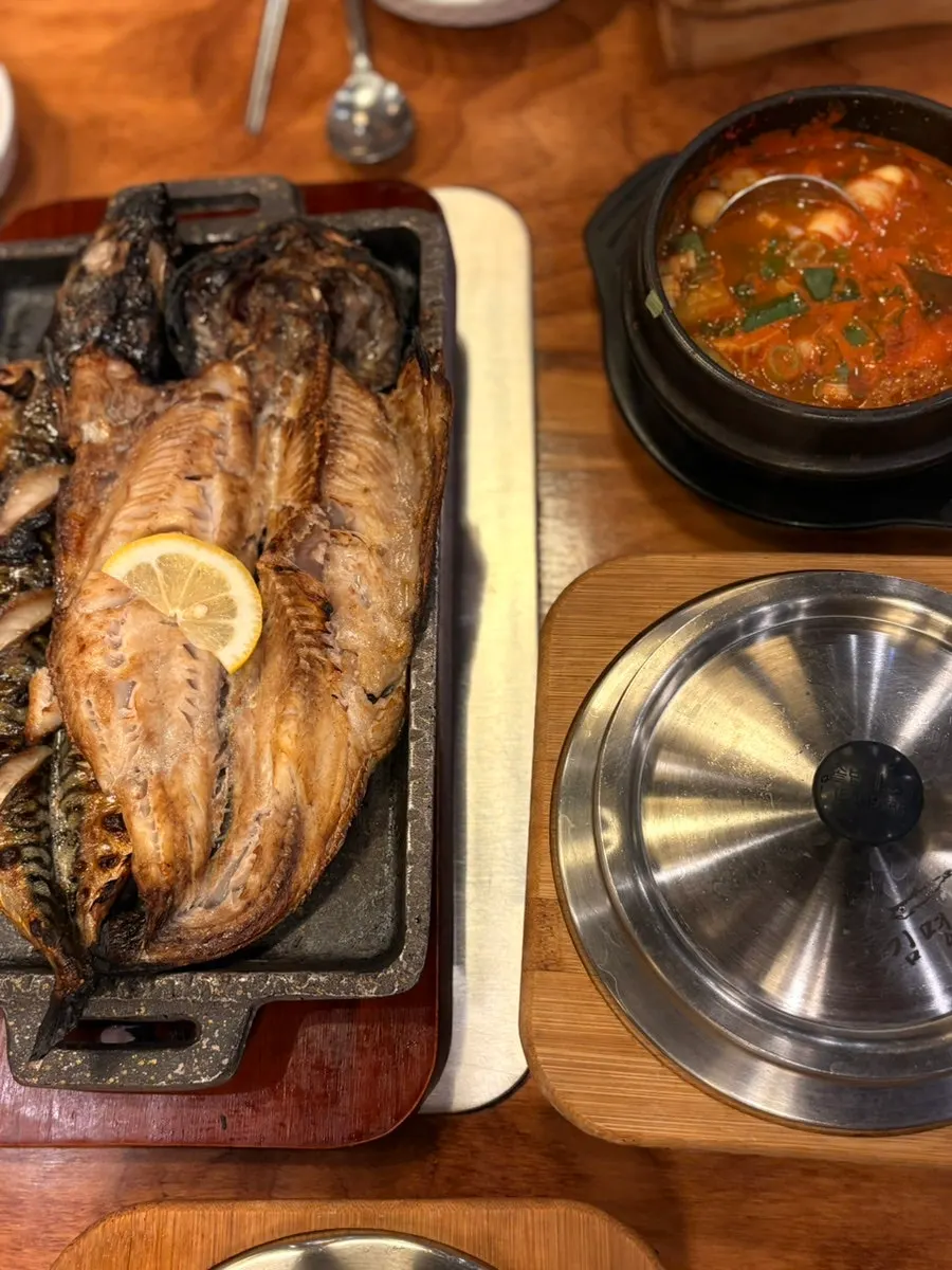 화덕에 구운 생선구이 철판