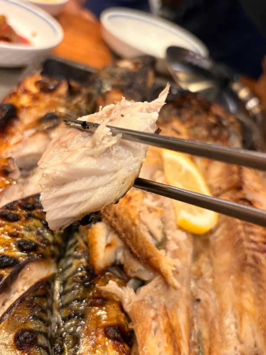 바삭한 고등어와 흰밥 조합