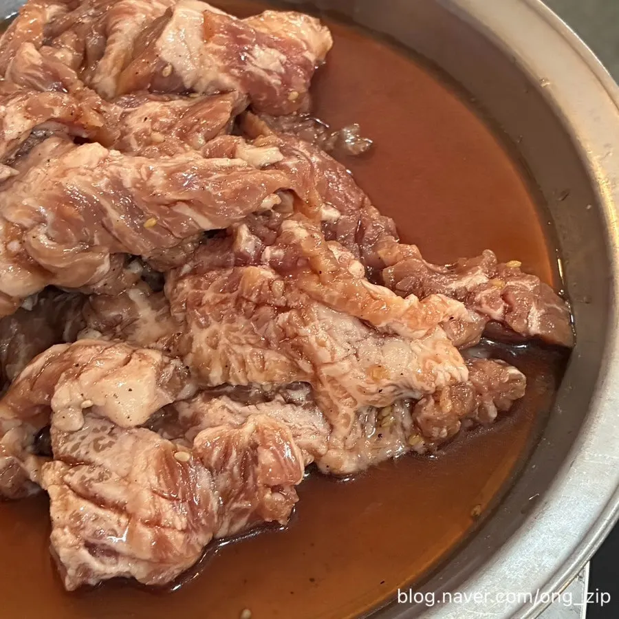 Sweet-salty marinated seoseo galbi