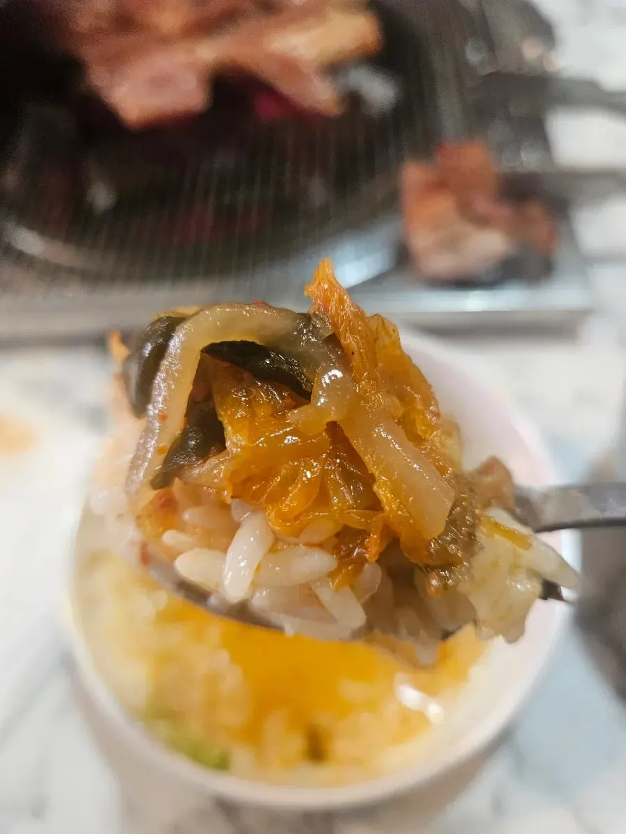 두 사람이 먹은 추가 돼지갈비