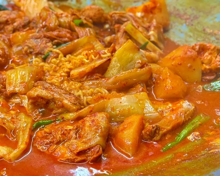 Cast-iron dakbokkeumtang at Sinjjangdak in Gwangmyeong Sageori, main image