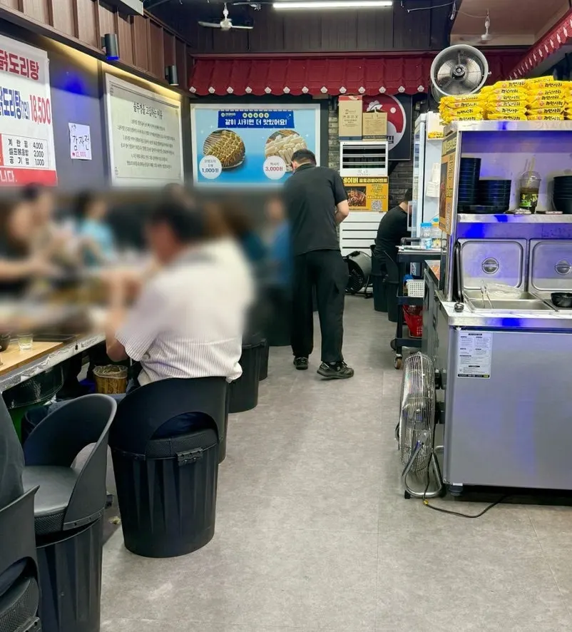 Sinjjangdak interior crowded with customers