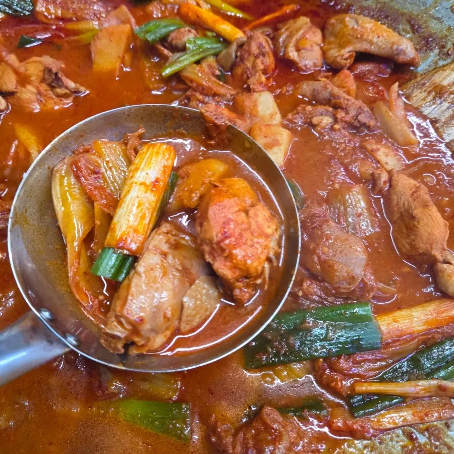 Chicken stew with a variety of cuts