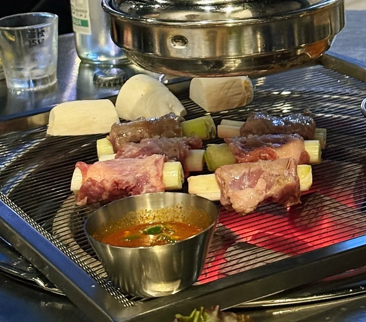 Plate of ordered pork belly and whole-scallion skirt meat