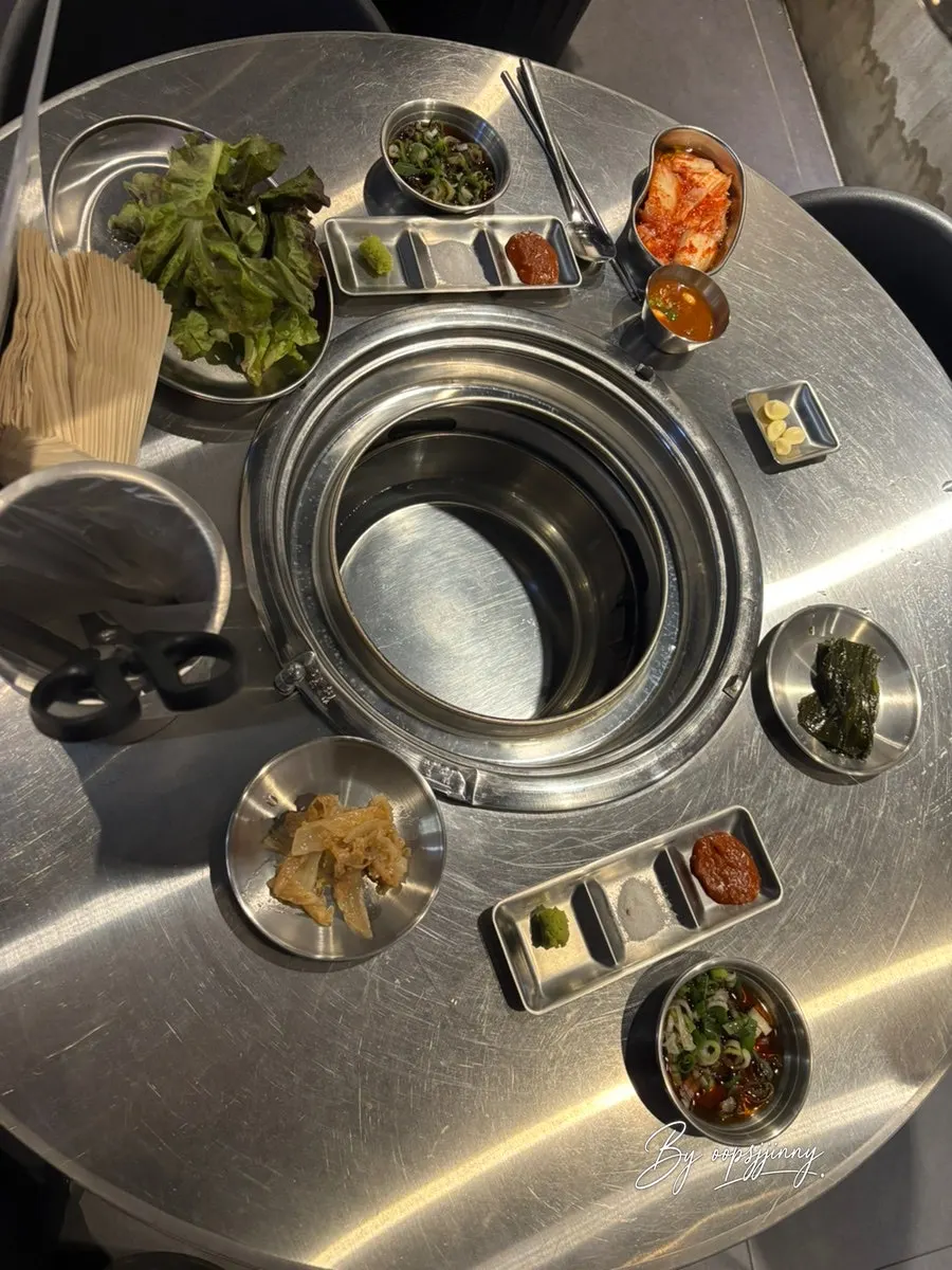 Side dishes set out after ordering