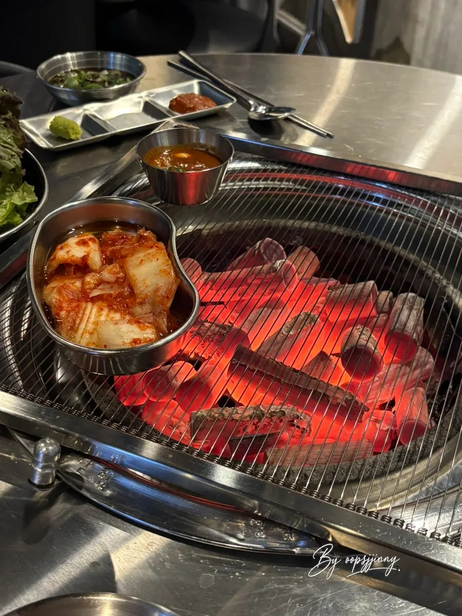 A plate of thick raw teukmoksal