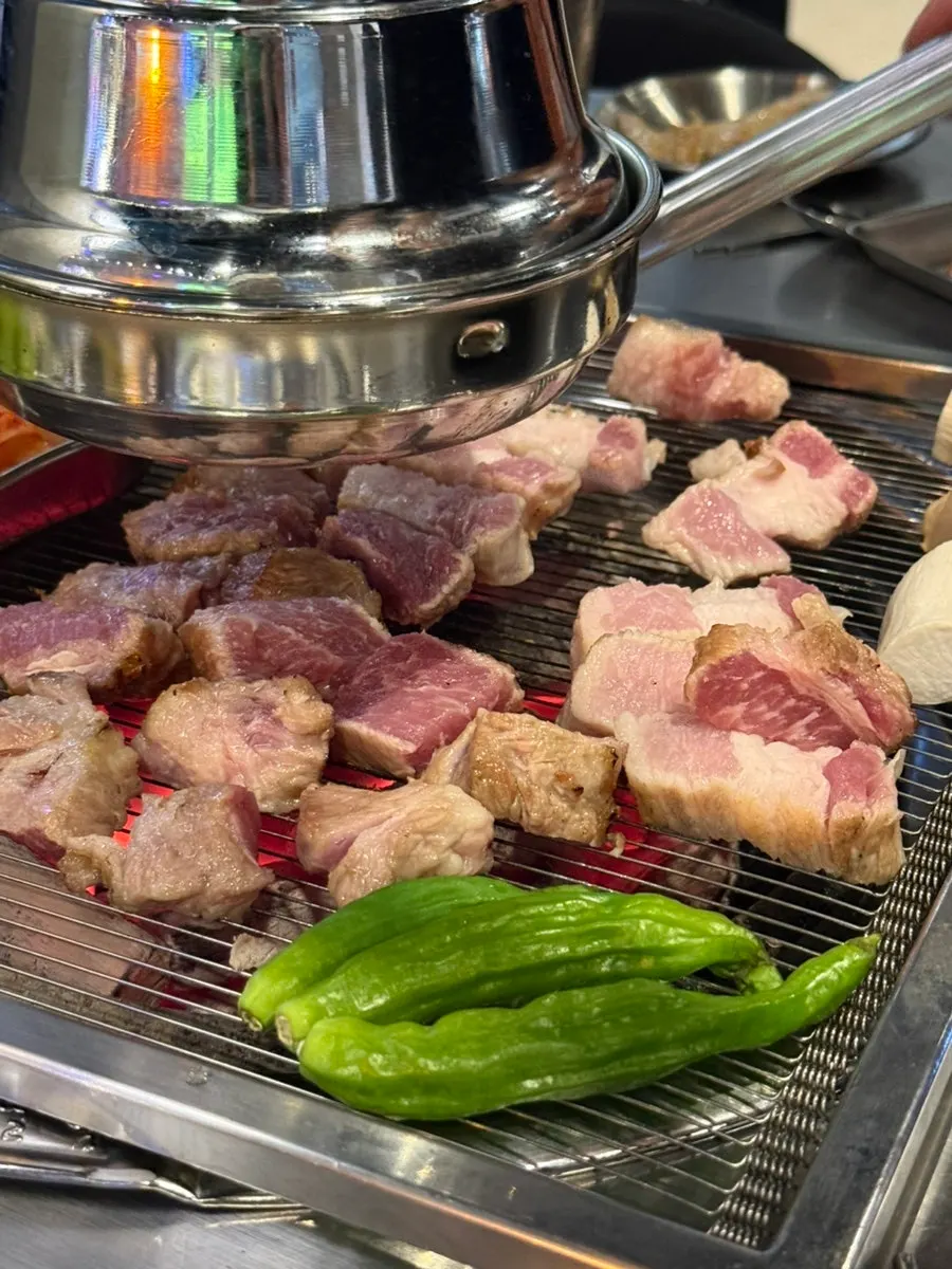 직원이 구워주는 숯불 고기