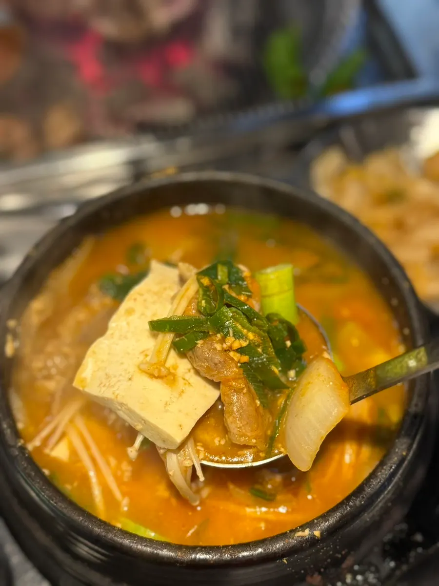 두부와 차돌이 든 차돌된장찌개