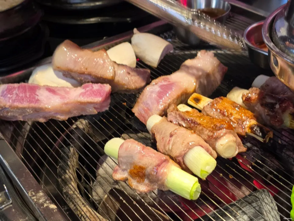 야채가 푸짐하게 올라간 물 메밀막국수