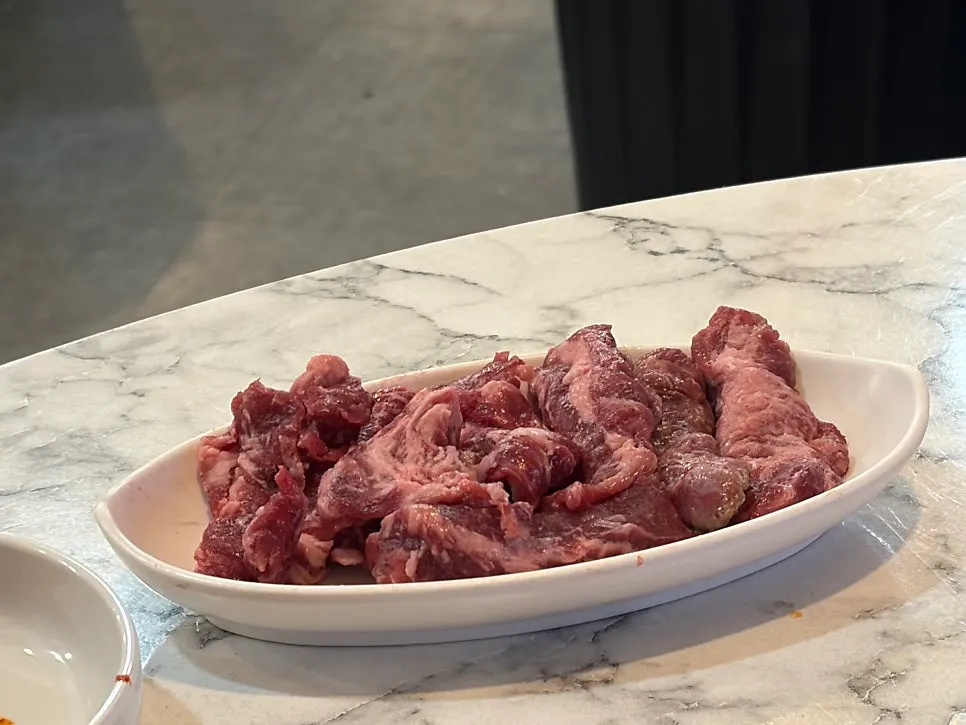 Fresh beef ribs grilled without marinade