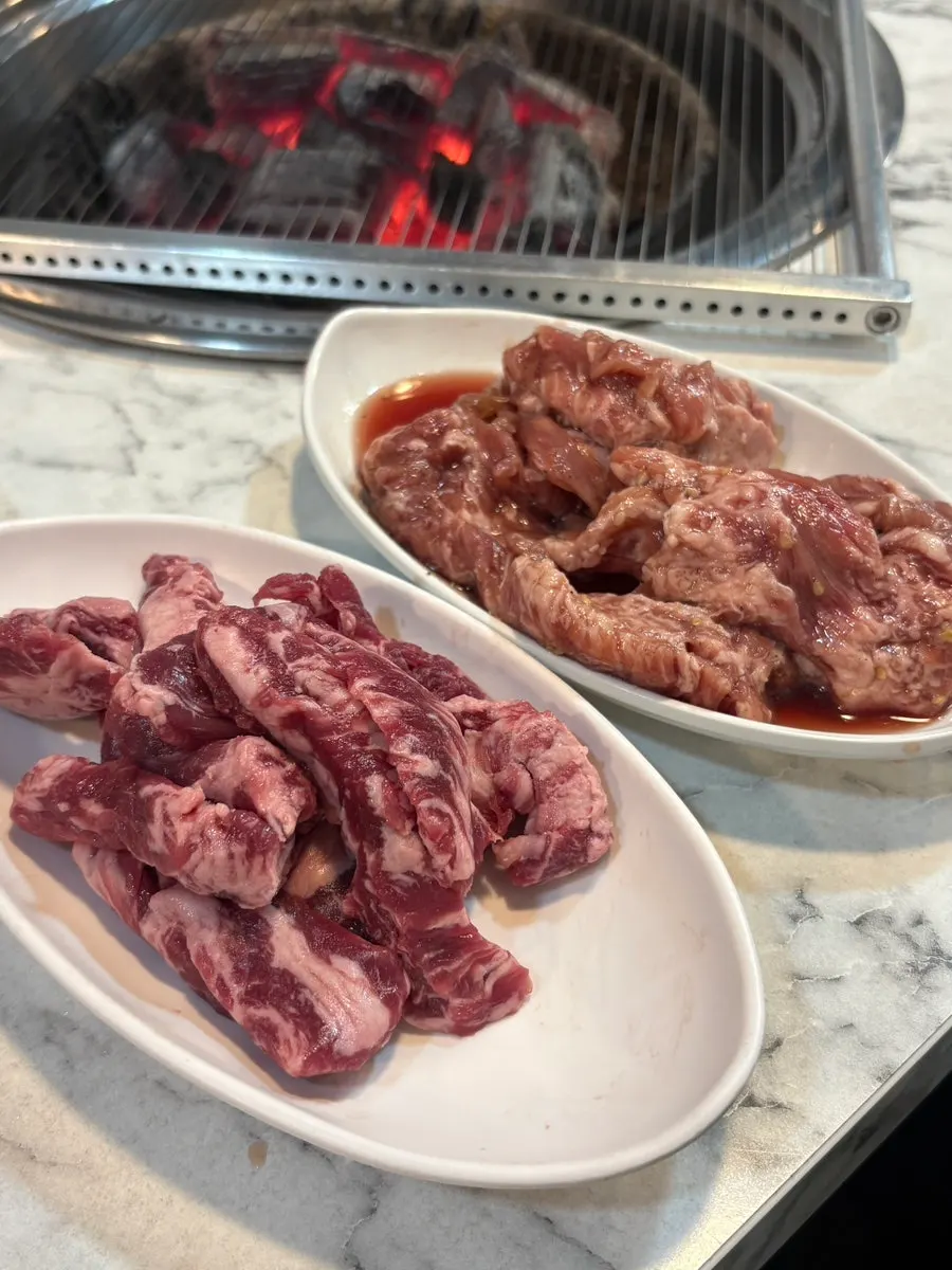 접시에 담겨 나온 소생갈비