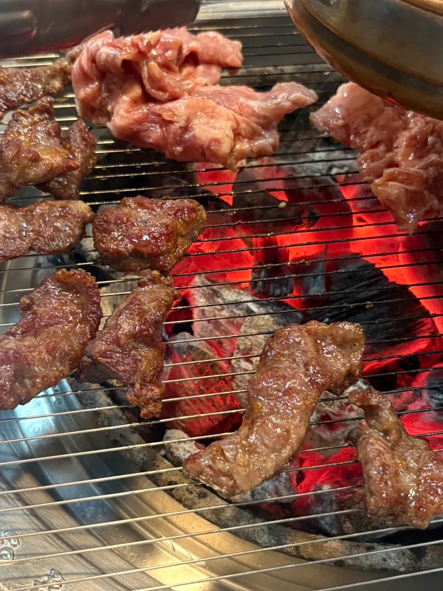 다 구워진 소생갈비 한 점