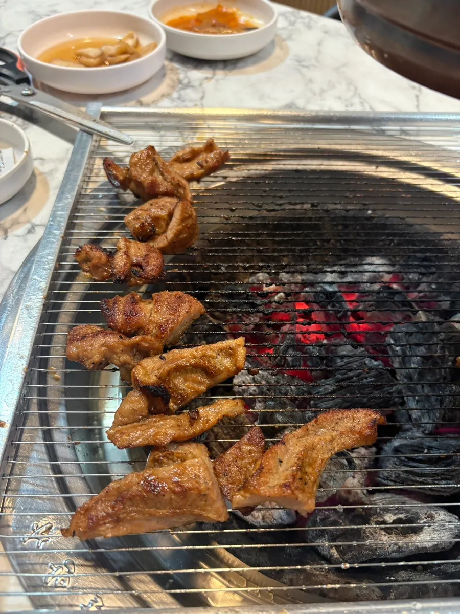 서비스로 나온 시래기 된장국