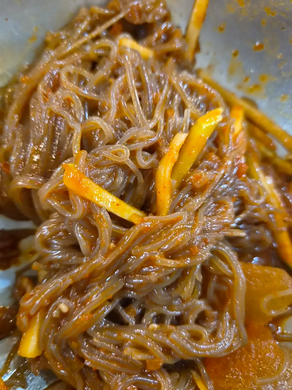 Bibim naengmyeon served with ribs